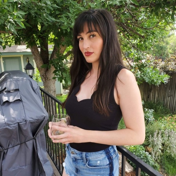 Meet your Posher, Stephanie - Picture 1 of 1